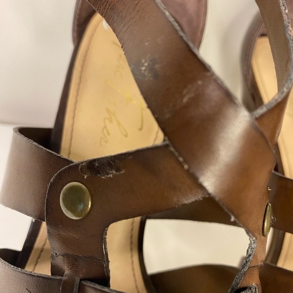 Marc Fisher Brown Strappy Open Toe Stilleto Heels Size 8 Vacation - Picture 6 of 12